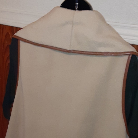 Fleece vest - Picture 4 of 5